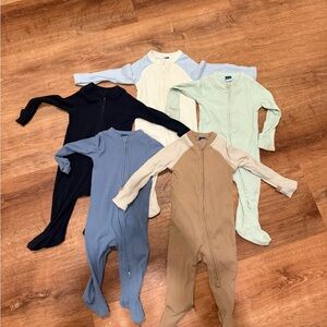 5 pairs 6-9 Old Navy Ribbed Zip Baby Footed Rompers - Multi Color Pack
